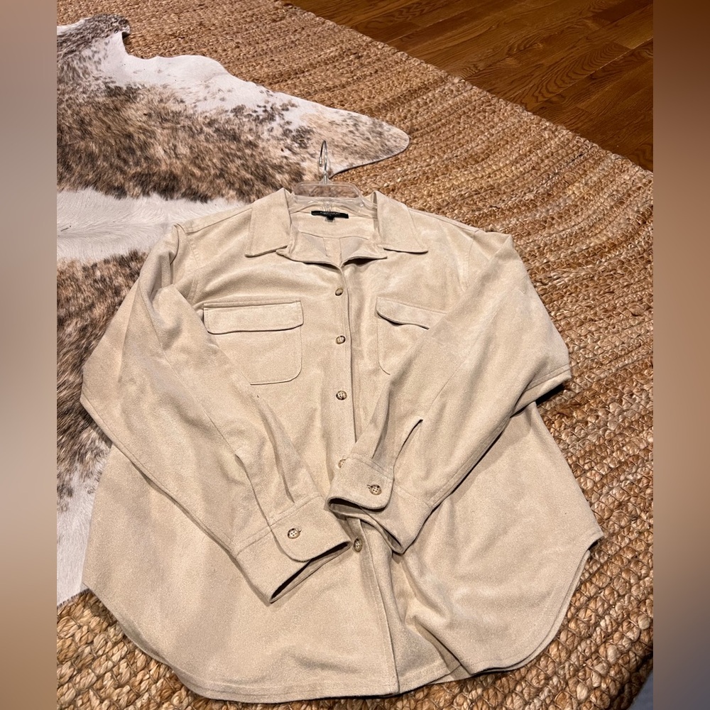 Women’s Karen Kane Beige Faux Suede Shirt l Large